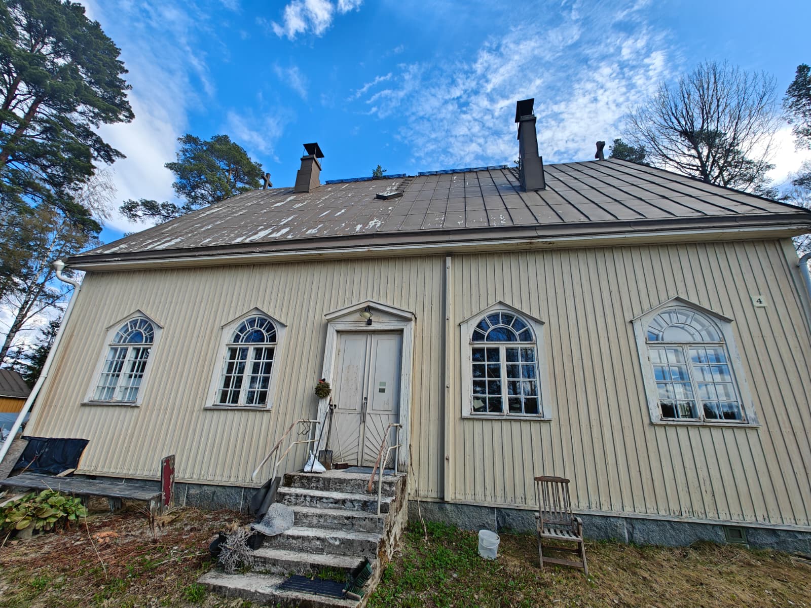 Vanhan konesaumakaton lähtötilanne ennen kunnostusta.